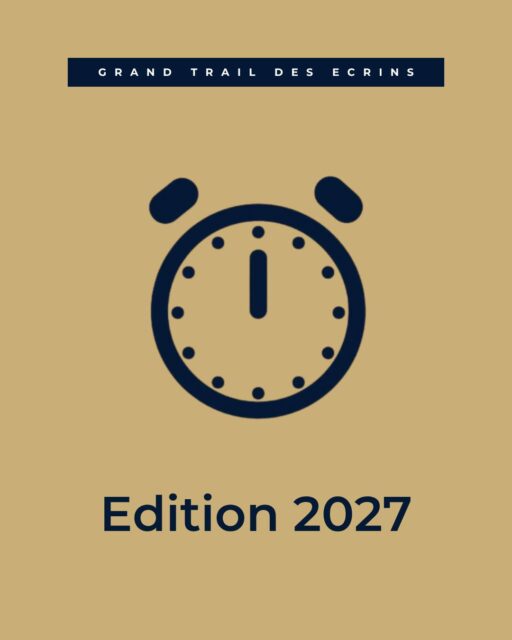 🏔️ 20 ans et l'aventure ne fait que recommencer chaque année🔥

2007 : une première édition test.
2008 : le Trail des Écrins se lance pour de bon dans le monde du trail, avec deux parcours : 75 km et 23,5 km.

Et depuis, il s’en est passé des choses… ❤️
Des milliers de foulées.
Des rencontres.
Des sommets gravis.
Des bénévoles toujours au rendez-vous.
Des coureurs qui reviennent année après année.
Et surtout, une aventure qui grandit.

Depuis 2023, les éditions affichent complet. 🥳
Parce que nous avons fait un choix : limiter les dossards pour préserver l’esprit de la course, les sentiers et cette sensation unique de courir dans les Écrins sans se retrouver sur une autoroute à trailers.

Et en 2027… le Trail des Écrins fête ses 20 ANS ! 🎂🏔️
20 ans, ça se fête, et on compte bien vous faire vivre une édition mémorable.
📅 Ouverture des inscriptions en décembre.

Alors, petit conseil d’ami :
👉 Si vous êtes sûr. Vraiment sûr. Absolument sûr de vouloir courir dans les Écrins en 2027… soyez là dès l’ouverture. Surveillez le site internet et les stories ☝️
Parce que les dossards sont limités. Et depuis quelques années, ils ne restent pas longtemps disponibles. 😉

2027. 20 ans.
Vous en serez ? 🔥
#TrailDesEcrins #GrandTrailDesEcrins #20Ans #Trail2027 #TransEcrins #PaysDesEcrins #Vallouise #Pelvoux #PuySaintVincent #TrailRunning #TrailFrance #HautesAlpes #Ecrins #MountainRunning